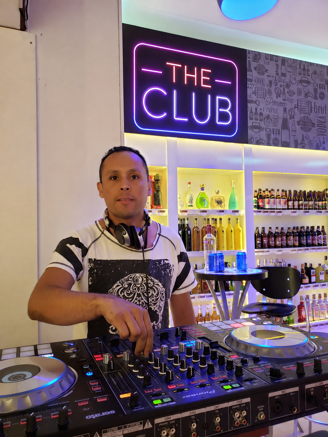 DJ Ralzon no The Club